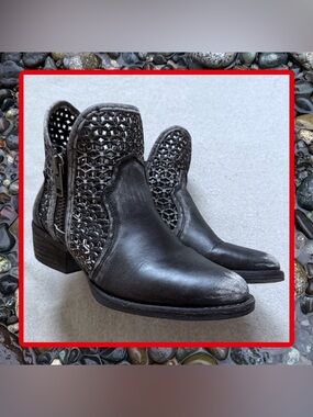 Circle G by Corral Distressed Grey Cutout Ankle Boots